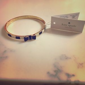 Kate Spade NWT “Take a Bow Bangle” cream and black